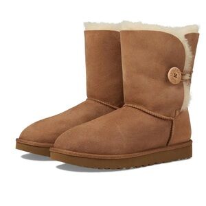 Like New - Never Worn | UGG Bailey Button II Chestnut Winter Shearling Boots W8